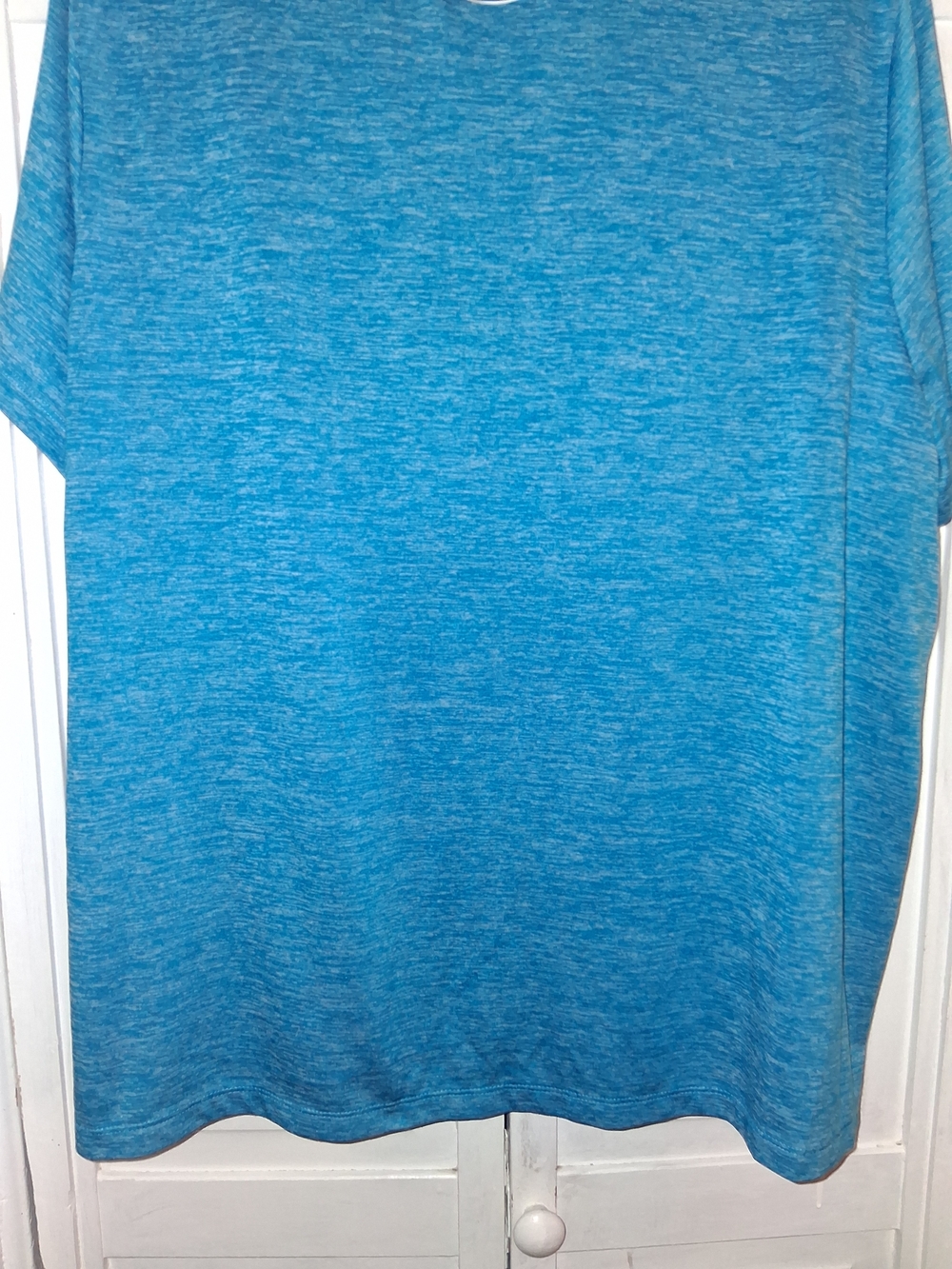 Under Armour Women’s Blue V-Neck Loose Fit Heatgear Performance Shirt - Picture 8 of 10